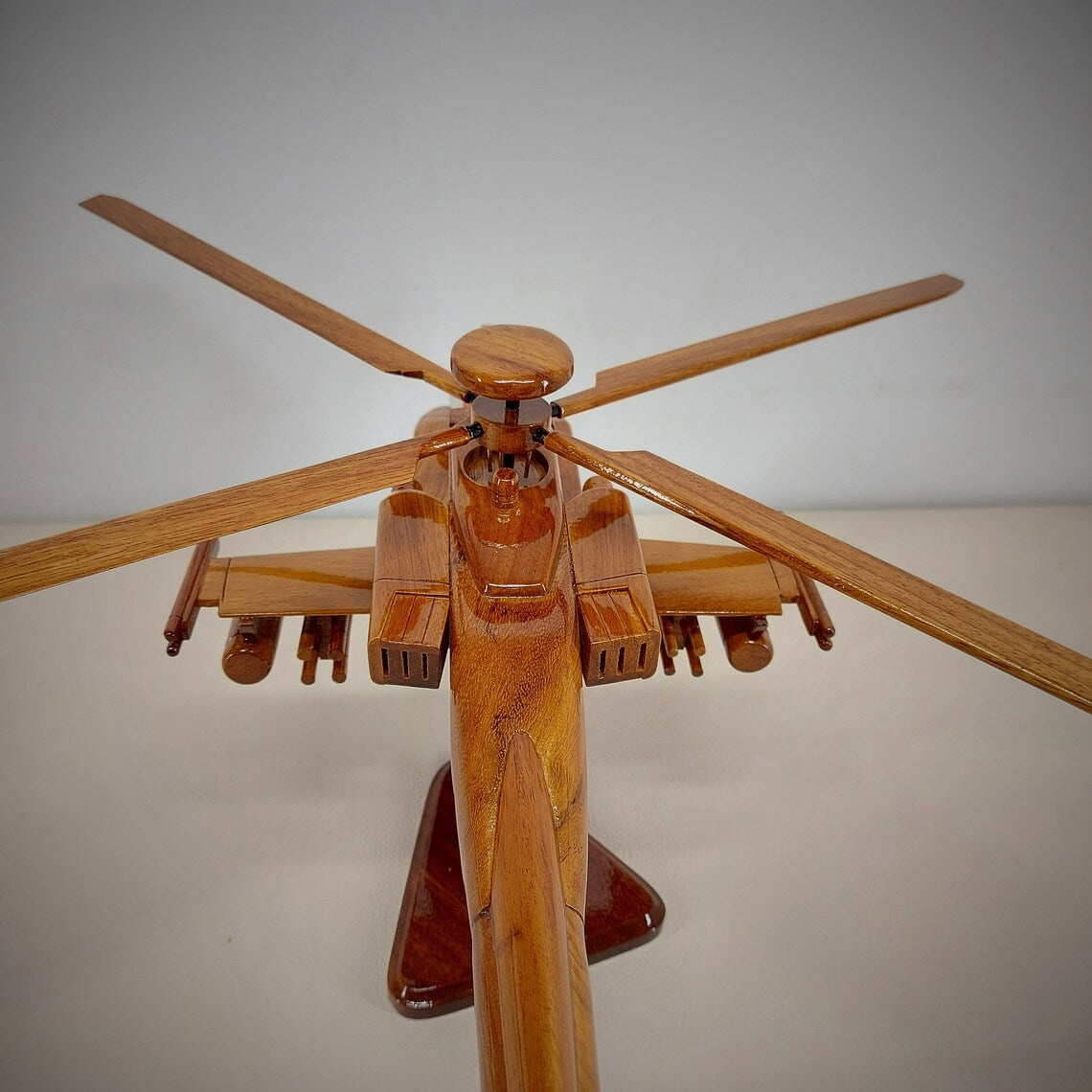 Robinson R22 Wooden Helicopter Model – Handmade Aviation Collectible