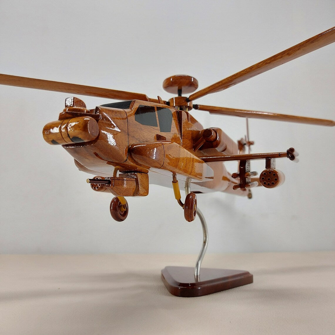 Robinson R22 Wooden Helicopter Model – Handmade Aviation Collectible