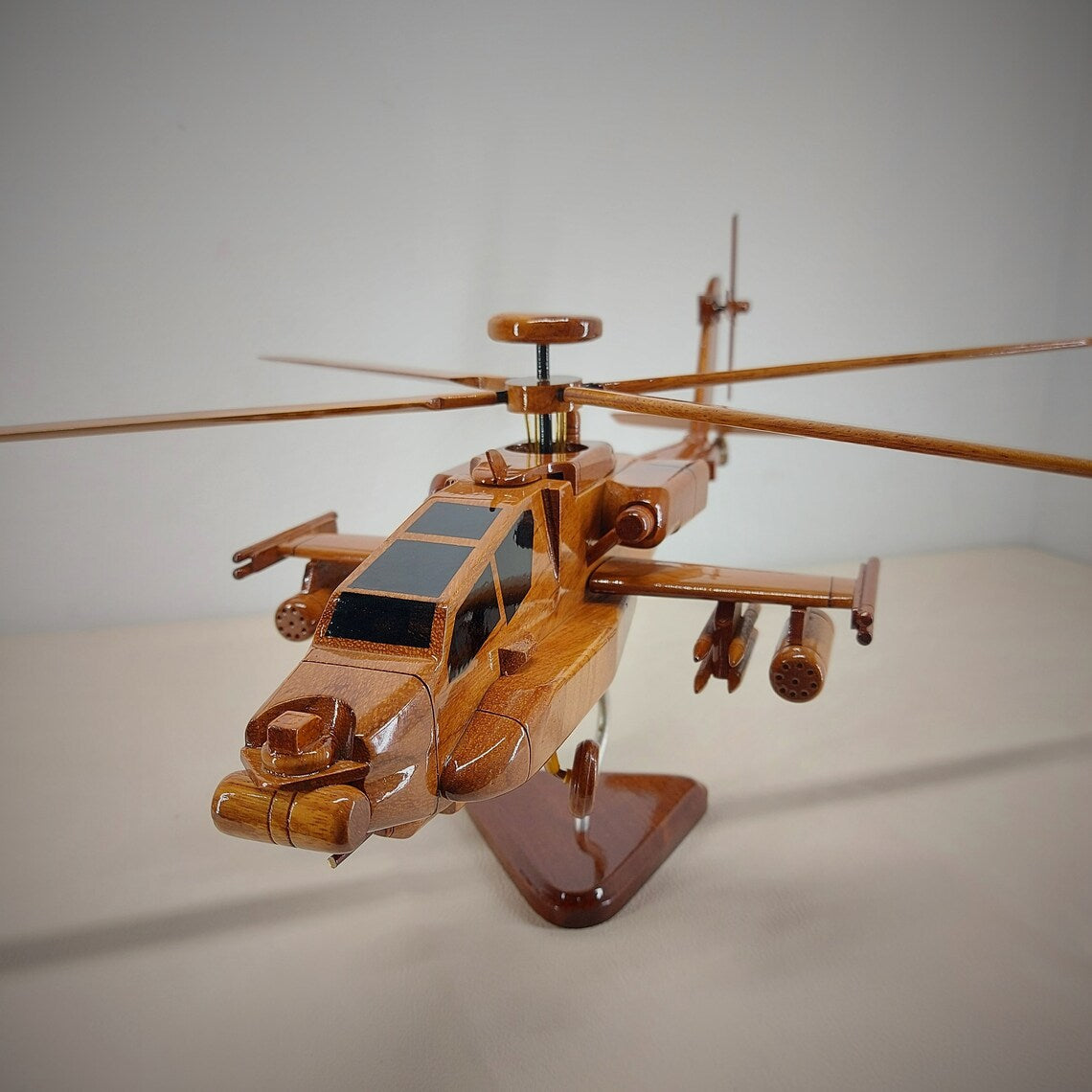 Robinson R22 Wooden Helicopter Model – Handmade Aviation Collectible