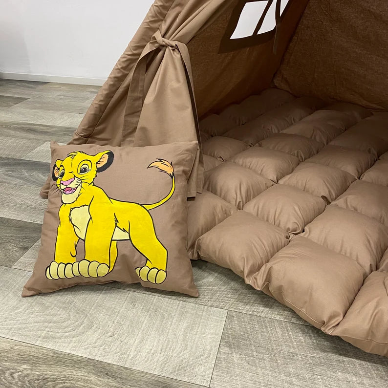 Teepee tent for kids with hand drawing Lion King, cotton indoor playhouse, childrens outdoor playhouse, tipi zelt kinder